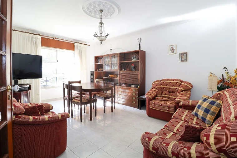 Apartamento T2 para Venda em Algueirão-Mem Martins Foto 4