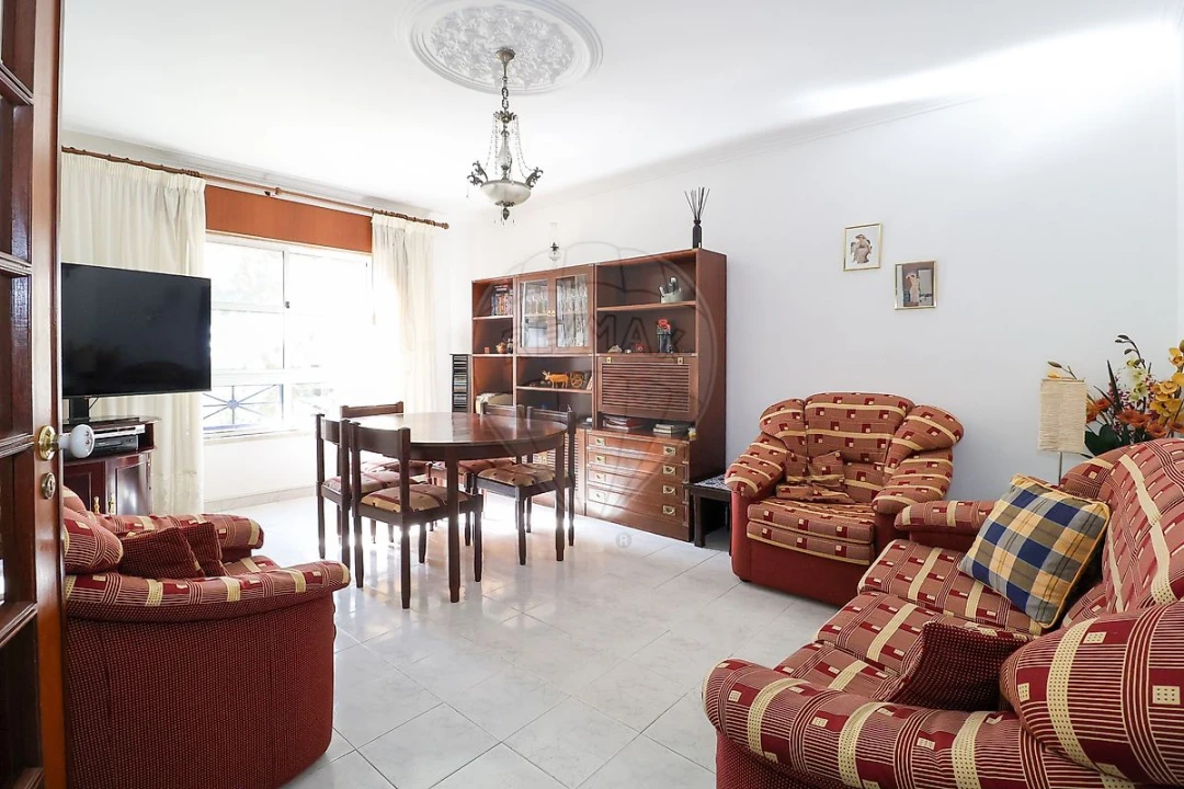 Apartamento T2 para Venda em Algueirão-Mem Martins Foto 4