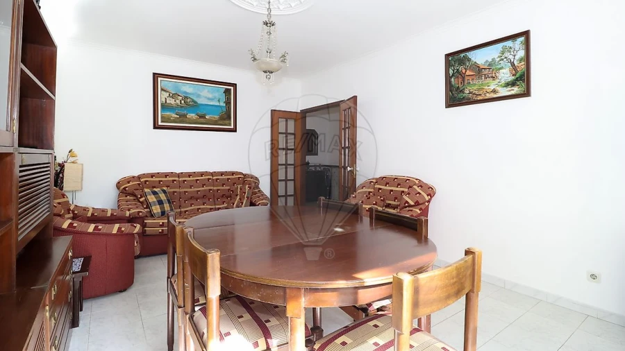 Apartamento T2 para Venda em Algueirão-Mem Martins