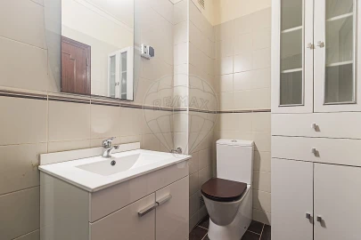 Apartamento T3 para Venda em Santa Maria e São Miguel, São Martinho, São Pedro Penaferrim