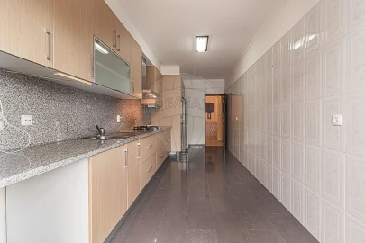 Apartamento T3 para Venda em Santa Maria e São Miguel, São Martinho, São Pedro Penaferrim