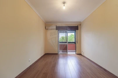 Apartamento T3 para Venda em Santa Maria e São Miguel, São Martinho, São Pedro Penaferrim