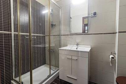 Apartamento T3 para Venda em Santa Maria e São Miguel, São Martinho, São Pedro Penaferrim