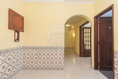 Apartamento T3 para Venda em Santa Maria e São Miguel, São Martinho, São Pedro Penaferrim