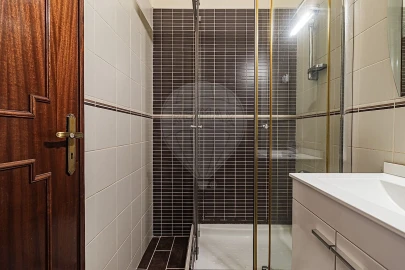 Apartamento T3 para Venda em Santa Maria e São Miguel, São Martinho, São Pedro Penaferrim