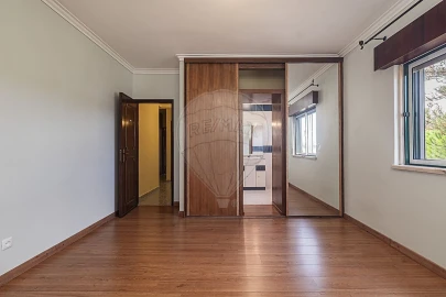 Apartamento T3 para Venda em Santa Maria e São Miguel, São Martinho, São Pedro Penaferrim