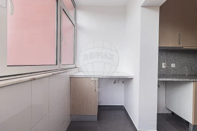 Apartamento T3 para Venda em Santa Maria e São Miguel, São Martinho, São Pedro Penaferrim