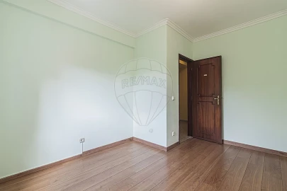Apartamento T3 para Venda em Santa Maria e São Miguel, São Martinho, São Pedro Penaferrim