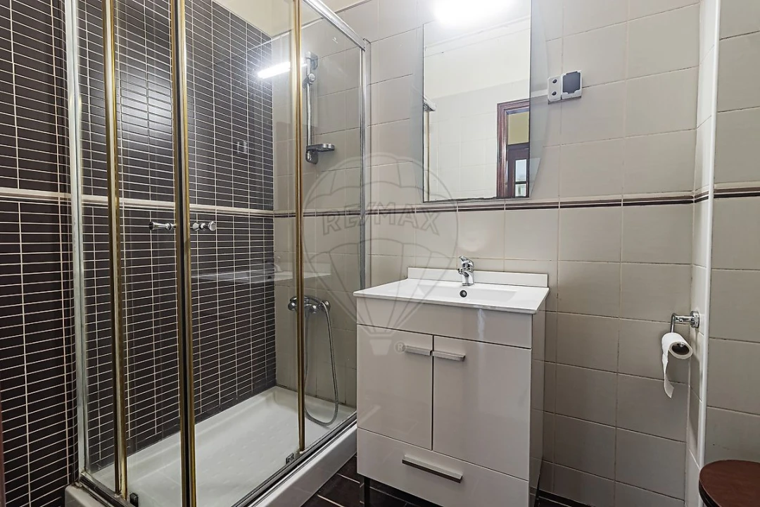 Apartamento T3 para Venda em Santa Maria e São Miguel, São Martinho, São Pedro Penaferrim Foto 12