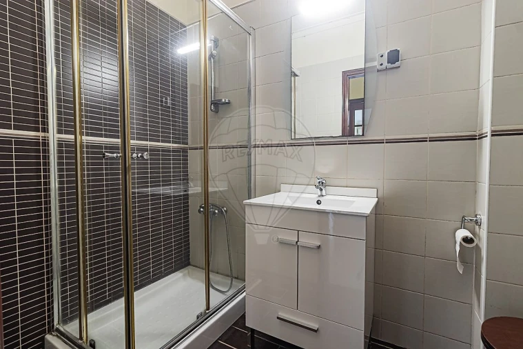 Apartamento T3 para Venda em Santa Maria e São Miguel, São Martinho, São Pedro Penaferrim Foto 12