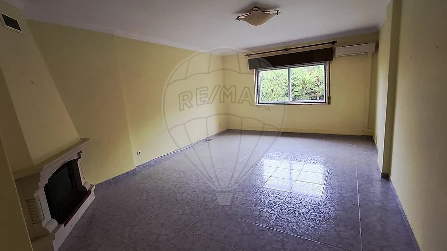 Apartamento T3 para Venda em Santa Maria e São Miguel, São Martinho, São Pedro Penaferrim