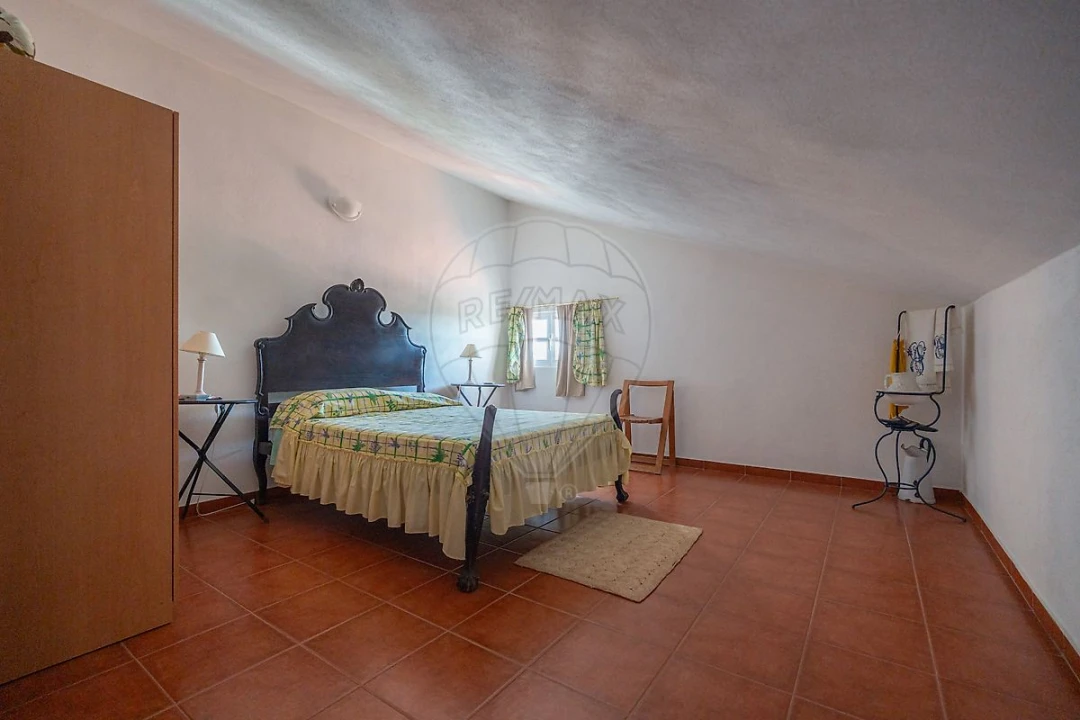 Quinta T
           para Arrendamento em São Bras e São Lourenço Foto 2