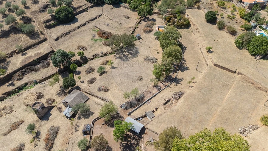 Quinta T
           para Arrendamento em São Bras e São Lourenço Foto 22