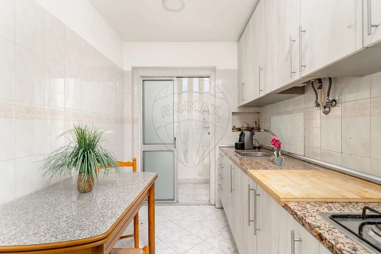 Apartamento T1 para Venda em Almada, Cova da Piedade, Pragal e Cacilhas Foto 3