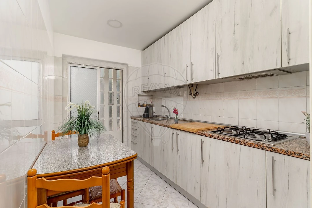Apartamento T1 para Venda em Almada, Cova da Piedade, Pragal e Cacilhas Foto 1