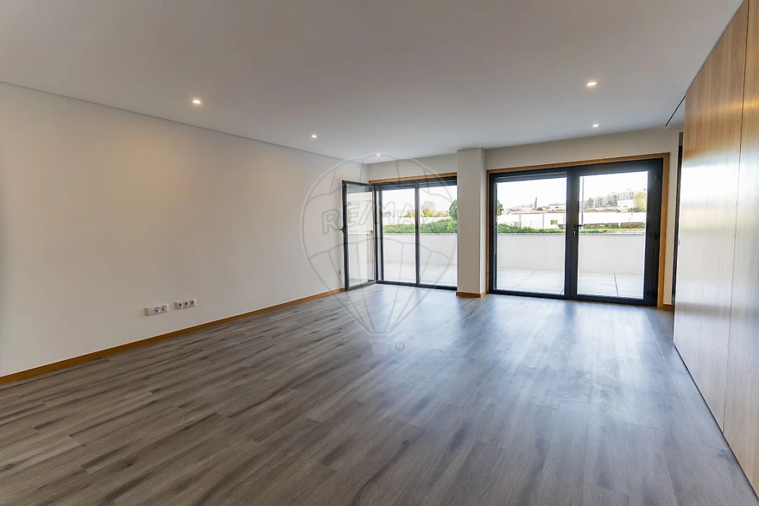 Apartamento T1 para Arrendamento em Aguas Santas Foto 8