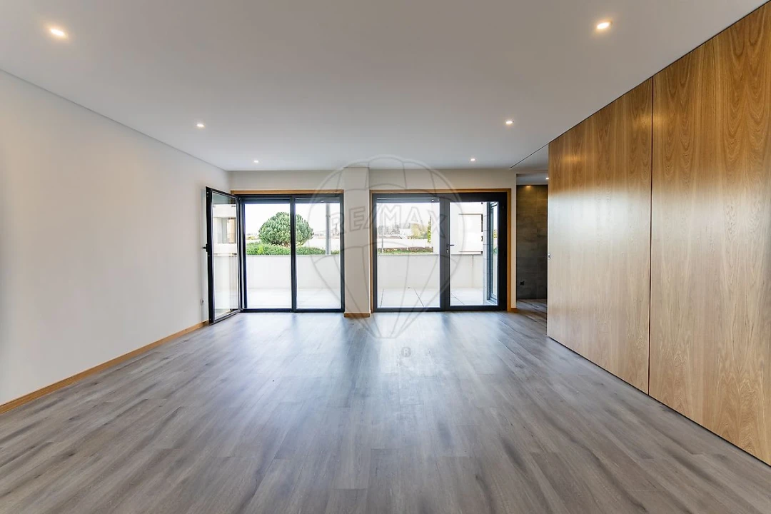 Apartamento T1 para Arrendamento em Aguas Santas Foto 9