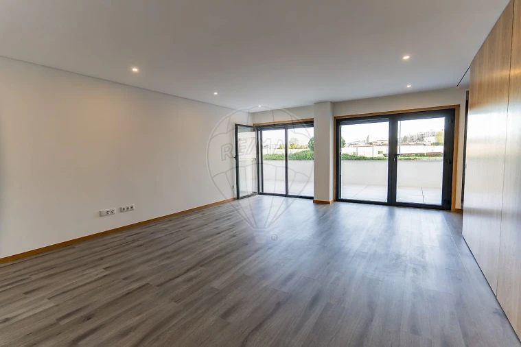 Apartamento T1 para Arrendamento em Aguas Santas Foto 8