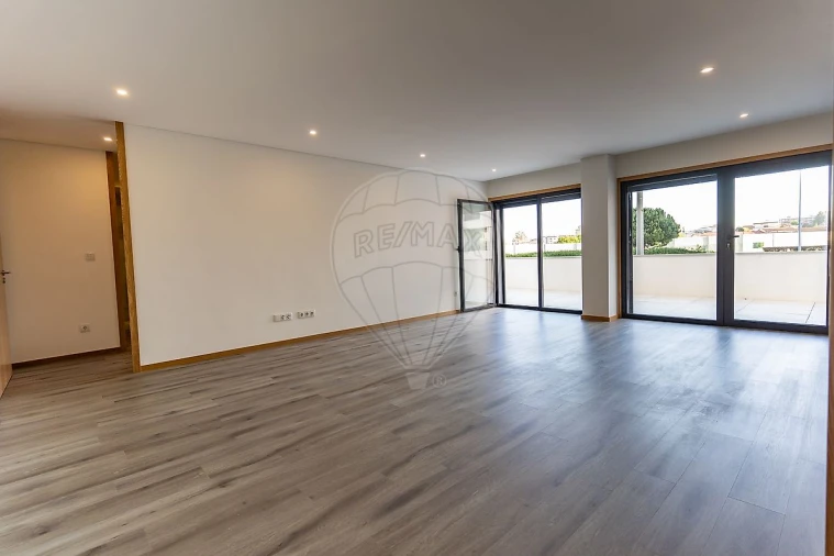 Apartamento T1 para Arrendamento em Aguas Santas Foto 3