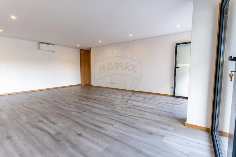Apartamento T1 para Arrendamento em Aguas Santas Foto 21