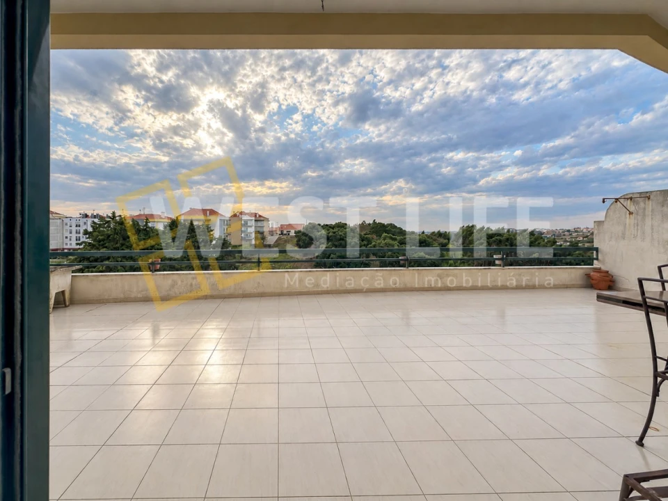 Apartamento T2 para Arrendamento em Mafra Foto 7