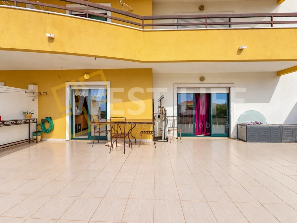 Apartamento T2 para Arrendamento em Mafra Foto 11