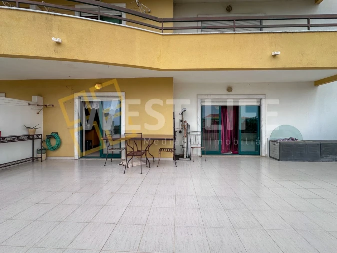 Apartamento T2 para Arrendamento em Mafra Foto 12