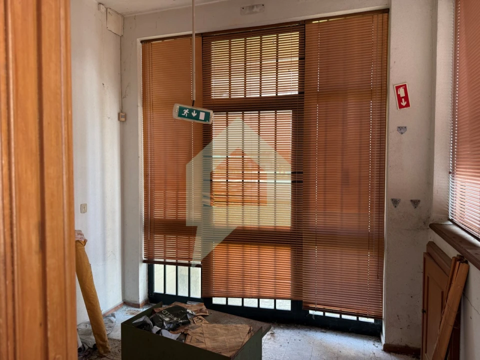 Loja para Venda em Arcozelo Foto 18