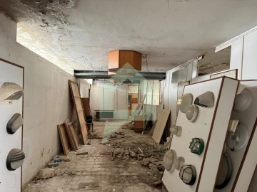 Loja para Venda em Arcozelo