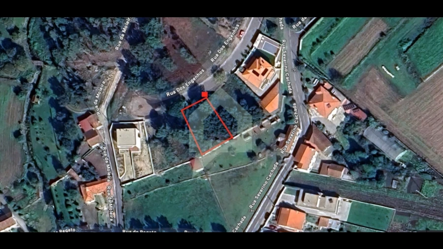 Terreno para Venda em Vila Cova e Feitos