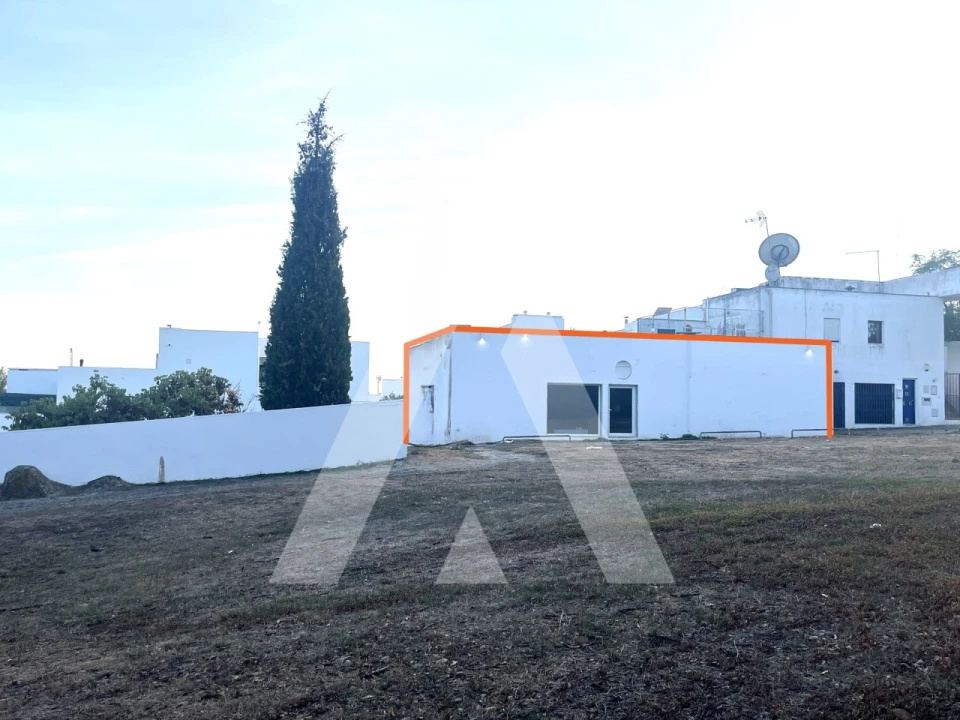 Loja para Arrendamento em Malagueira e Horta das Figueiras Foto 1