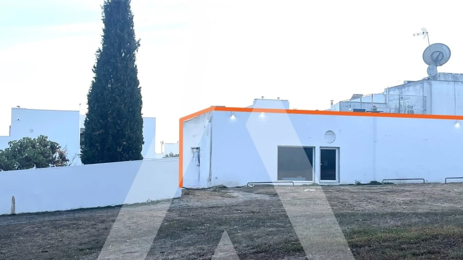 Loja para Arrendamento em Malagueira e Horta das Figueiras