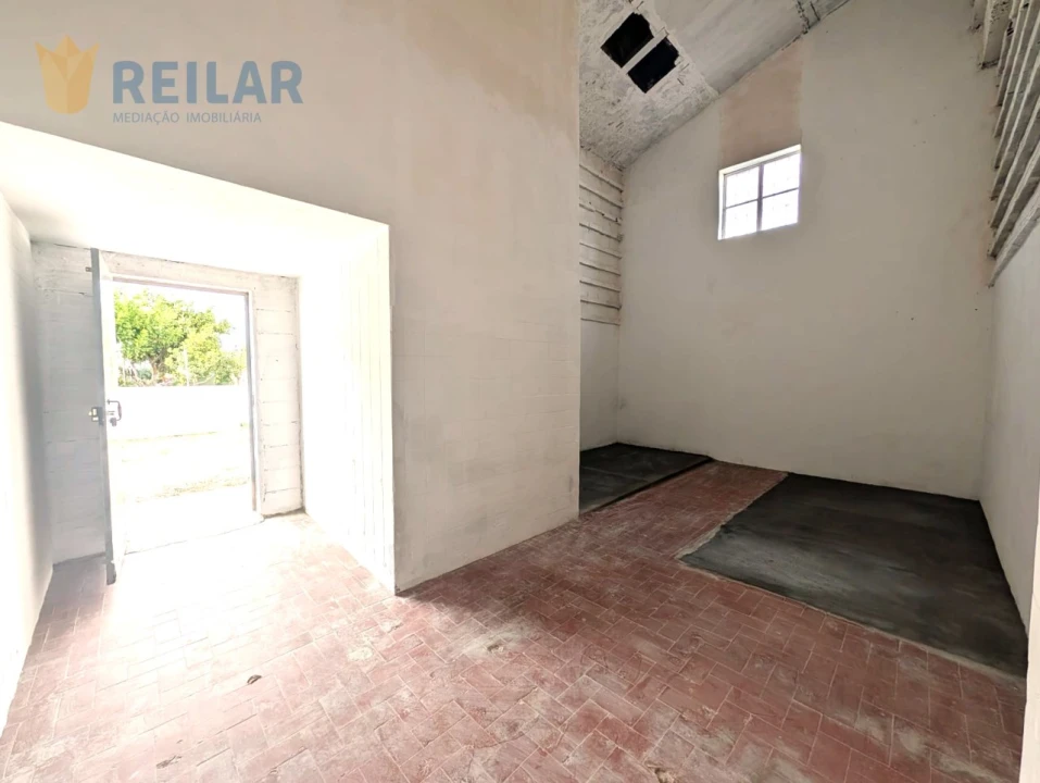 Armazém para Arrendamento em Santa Iria de Azoia, São João da Talha e Bobadela Foto 1