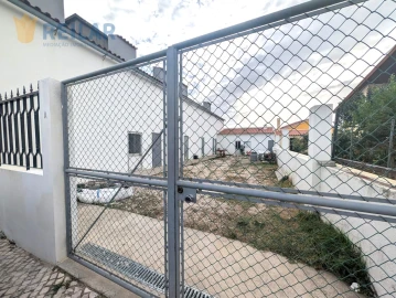 Armazém para Arrendamento em Santa Iria de Azoia, São João da Talha e Bobadela