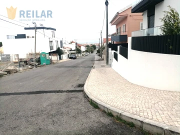 Armazém para Arrendamento em Santa Iria de Azoia, São João da Talha e Bobadela