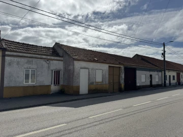 Moradia T1 para Venda em Marinha das Ondas