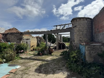 Moradia T1 para Venda em Marinha das Ondas