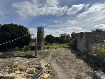 Moradia T1 para Venda em Marinha das Ondas