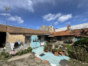 Moradia T1 para Venda em Marinha das Ondas
