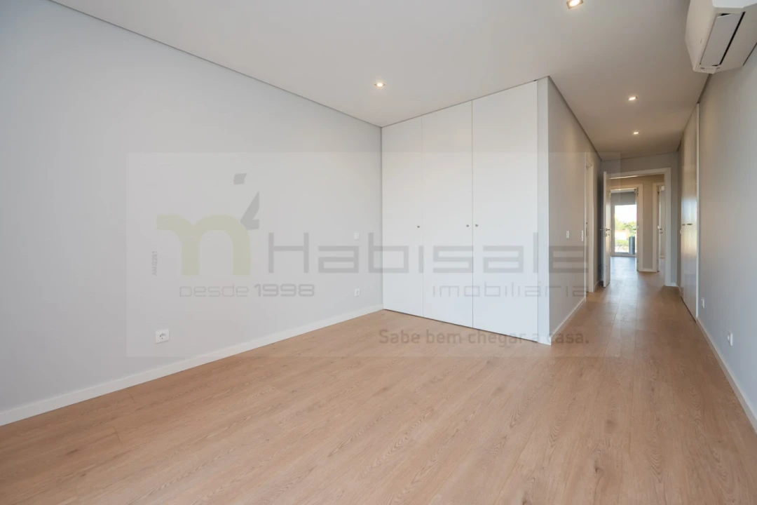 Apartamento T3 para Venda em Carcavelos e Parede Foto 8