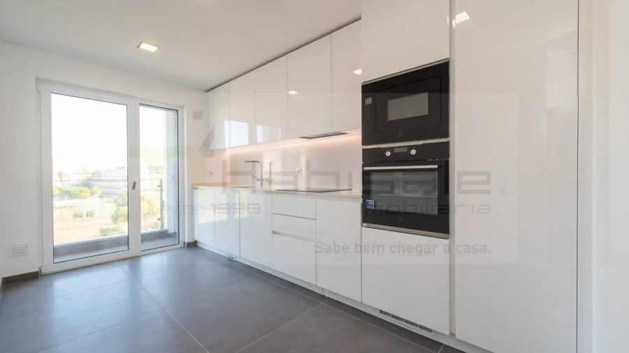 Apartamento T3 para Venda em Carcavelos e Parede