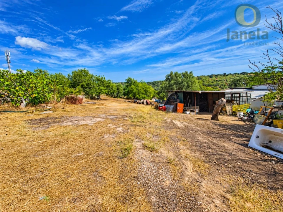 Moradia T3 para Venda em Santa Barbara de Nexe Foto 4