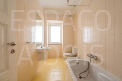 Apartamento T4 para Arrendamento em Alvalade