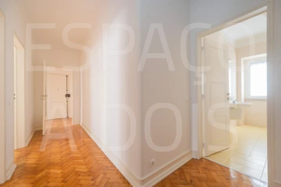 Apartamento T4 para Arrendamento em Alvalade