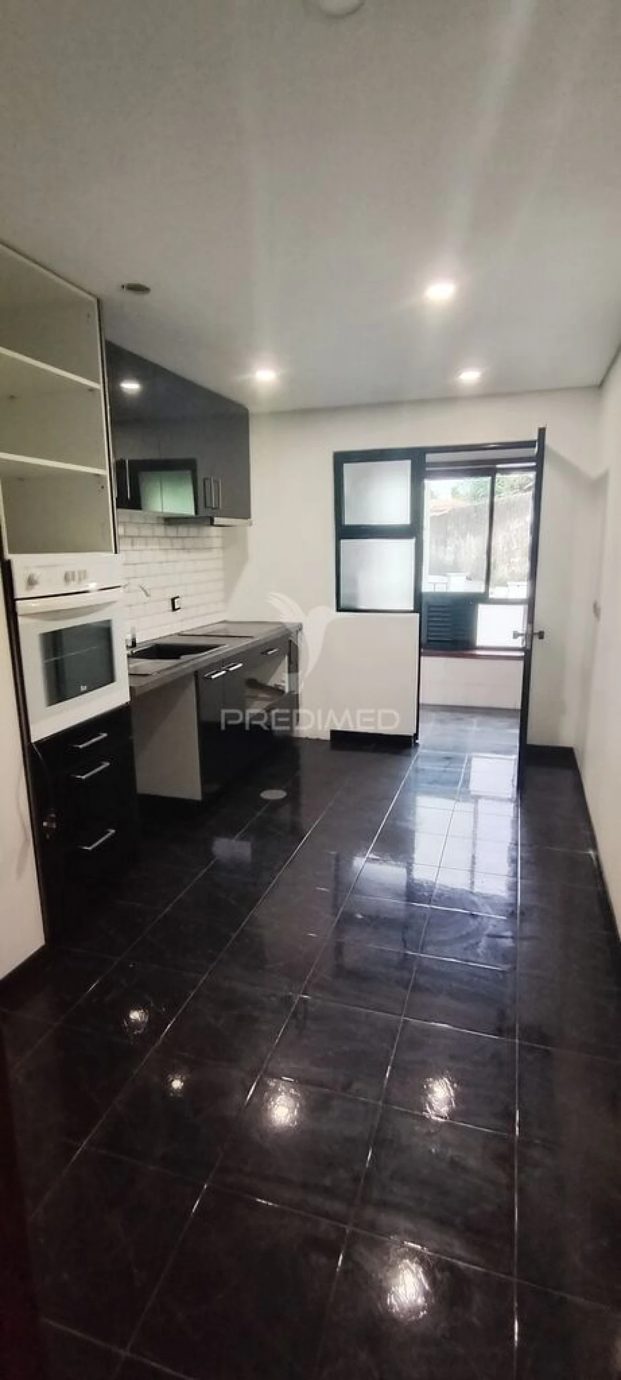 Apartamento T2 para Venda em Oliveira do Douro Foto 1