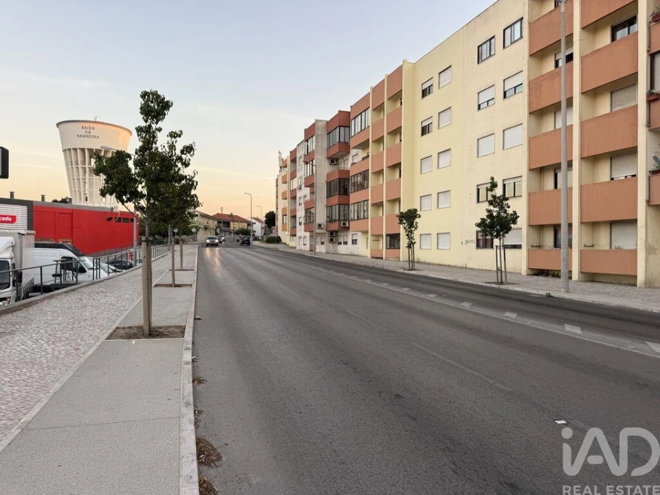 Apartamento T2 para Venda em Barreiro e Lavradio Foto 37