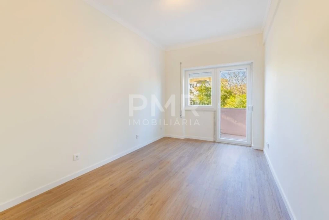 Apartamento T3 para Arrendamento em Lumiar Foto 16