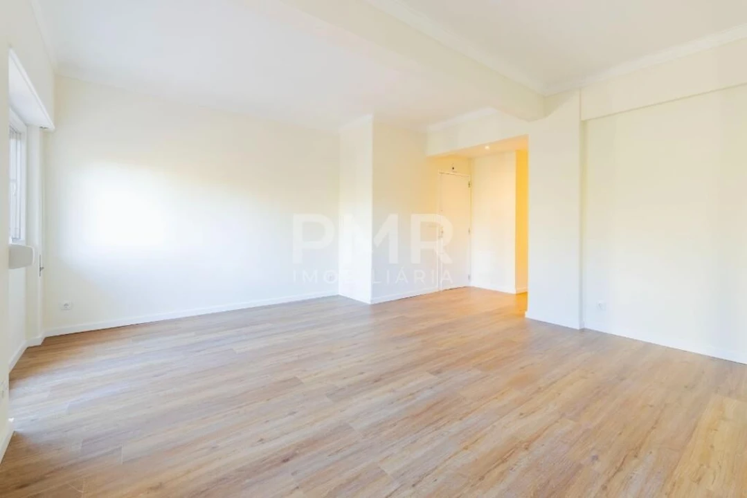 Apartamento T3 para Arrendamento em Lumiar Foto 5