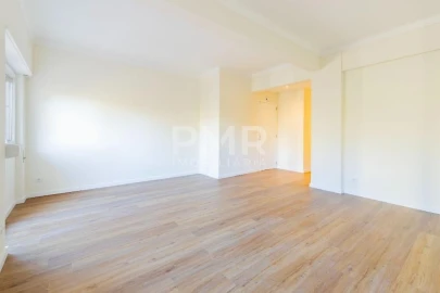 Apartamento T3 para Arrendamento em Lumiar