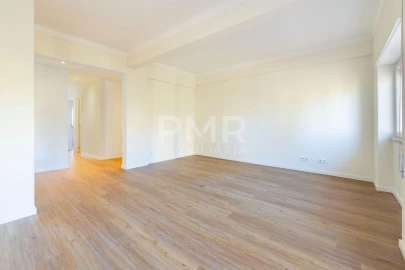 Apartamento T3 para Arrendamento em Lumiar